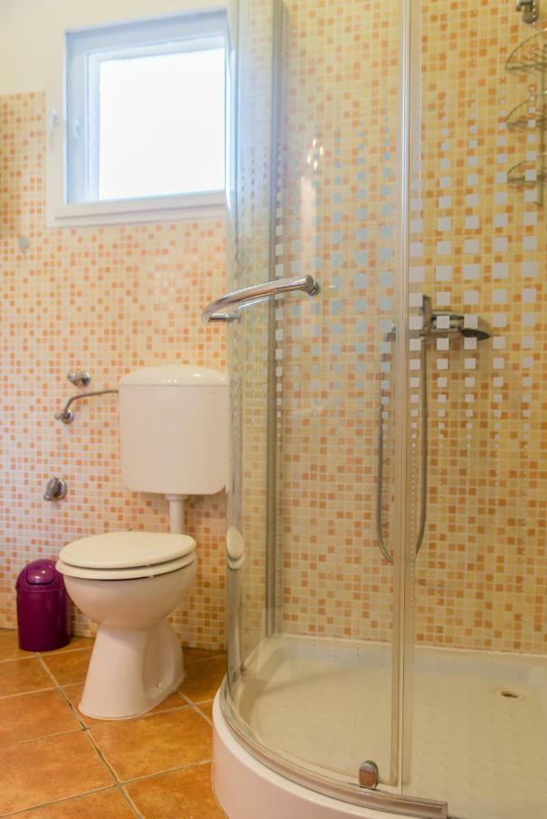 Apartment Tri Mudraca Karanac Luaran gambar
