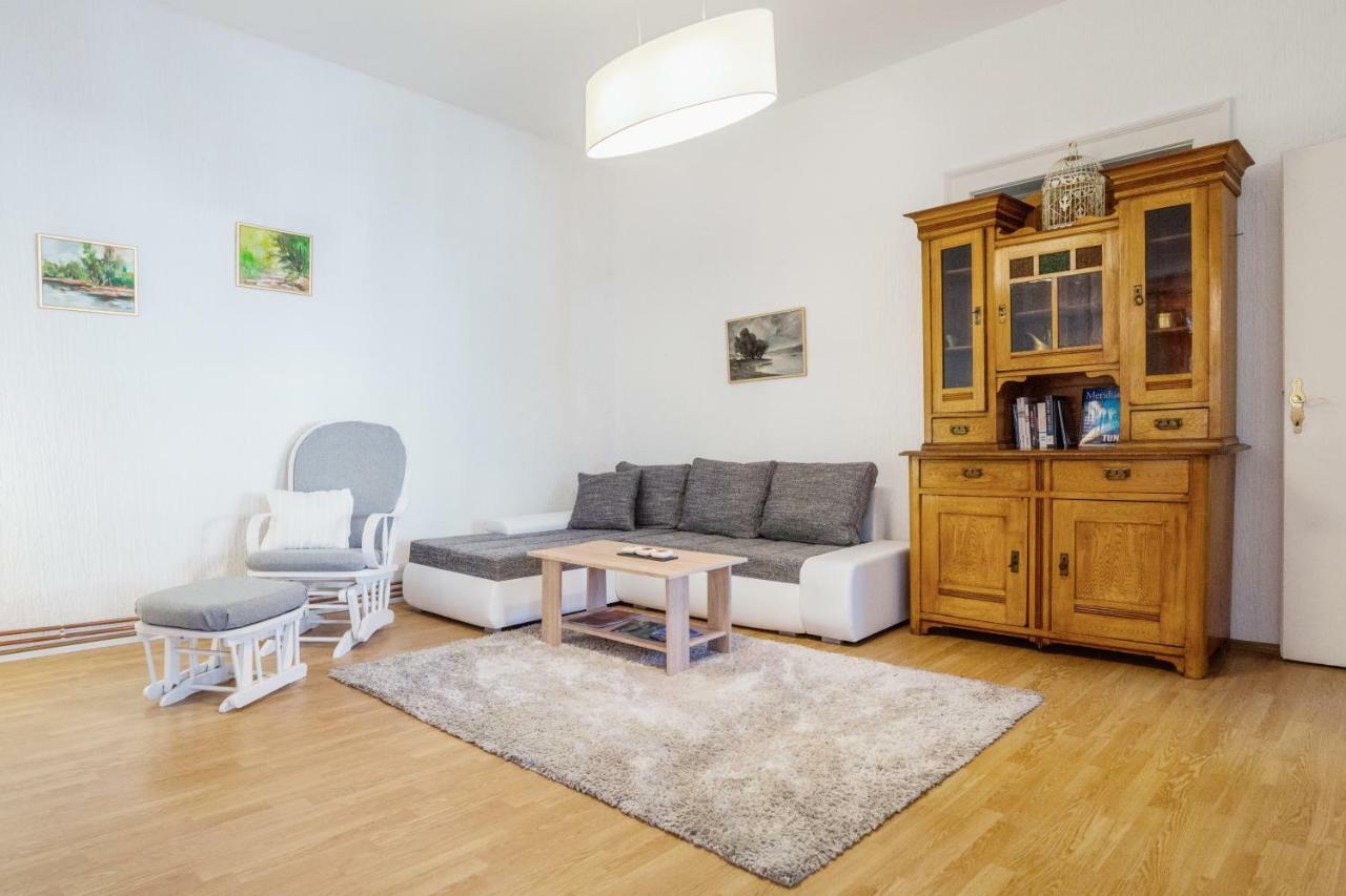 Apartment Tri Mudraca Karanac Luaran gambar